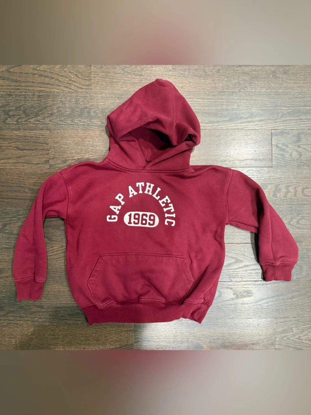 Boys GAP Kids Burgundy Athletic Hoodie with White Logo size small (6/7)
